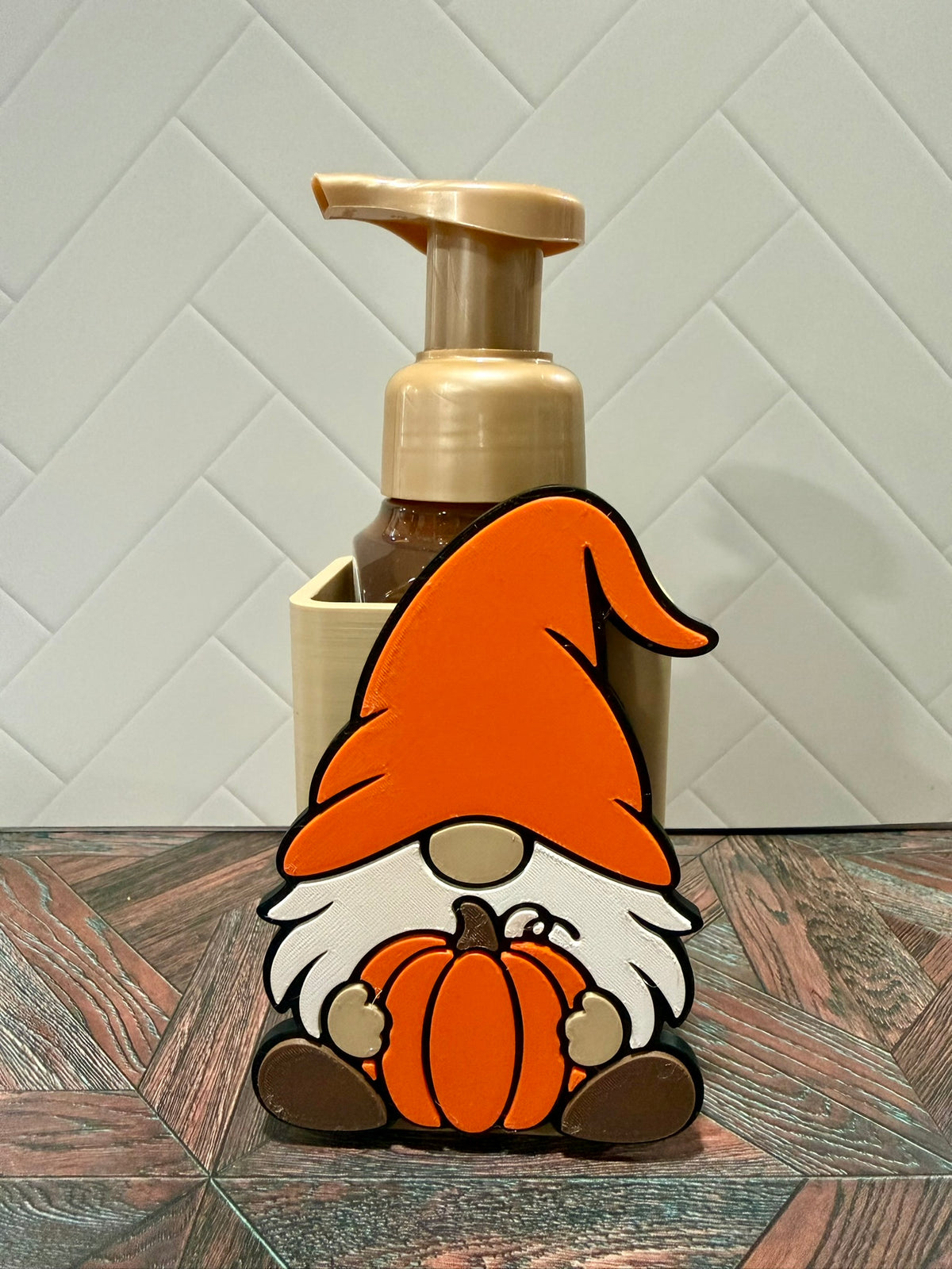 Gnome Front – Soap Pump Holder